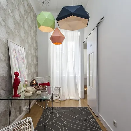 Guests * ליסבון