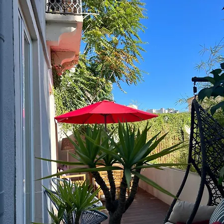 Guests * ליסבון